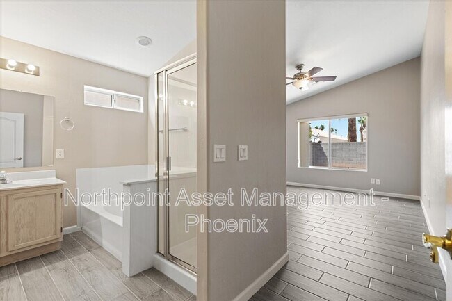 Foto del edificio - 525 N Val Vista Dr