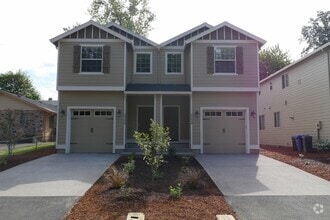 Building Photo - 14336 SE Lee Ave