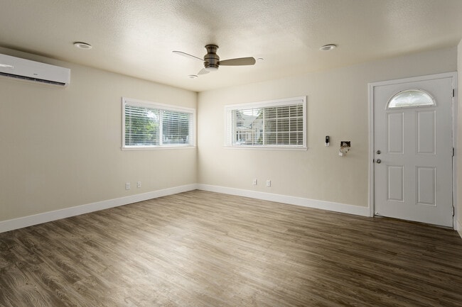 Building Photo - 719 Chestnut St