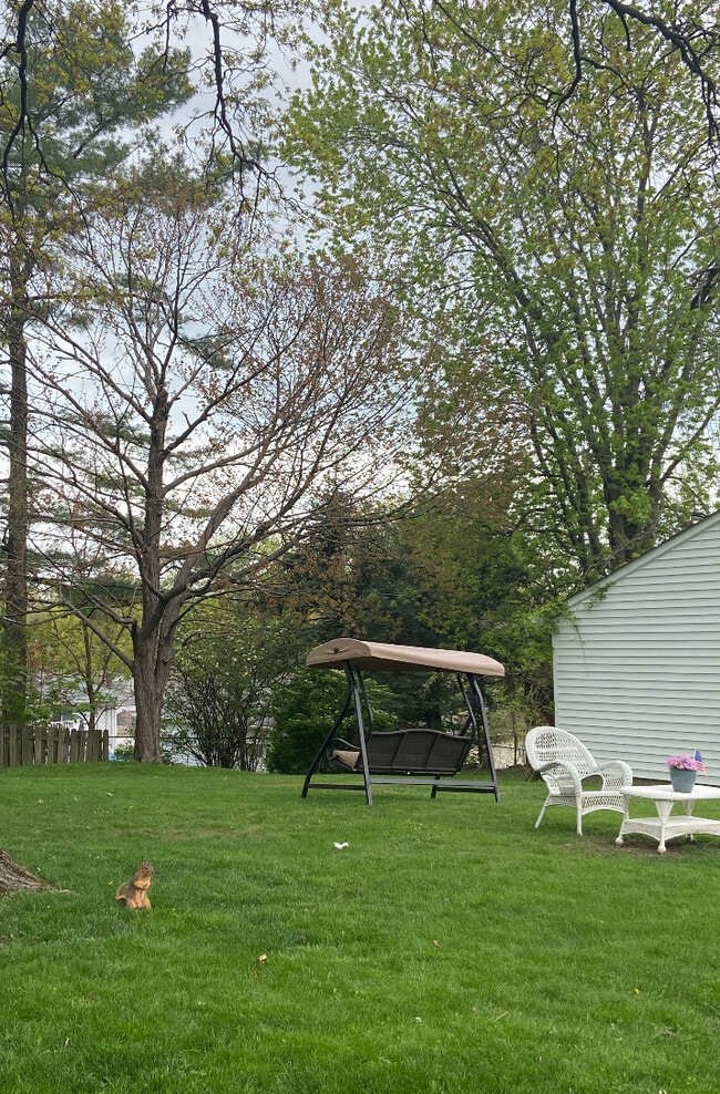 Foto del edificio - 5300 Harmony Ln