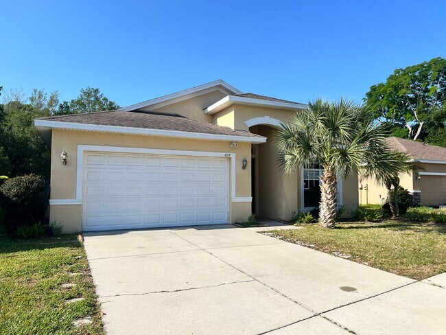 Foto del edificio - 4 bed 2.5 bath Home