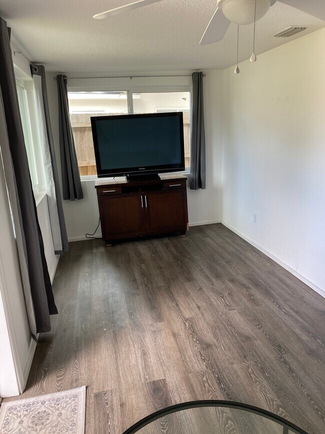Building Photo - 9 Belle Meade Cir
