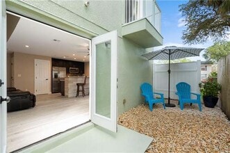 Building Photo - 557 Lusara Ct