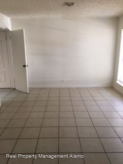Building Photo - 3 br, 2 bath House - 6928 Stockport