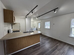 Building Photo - 10 Sand Rd
