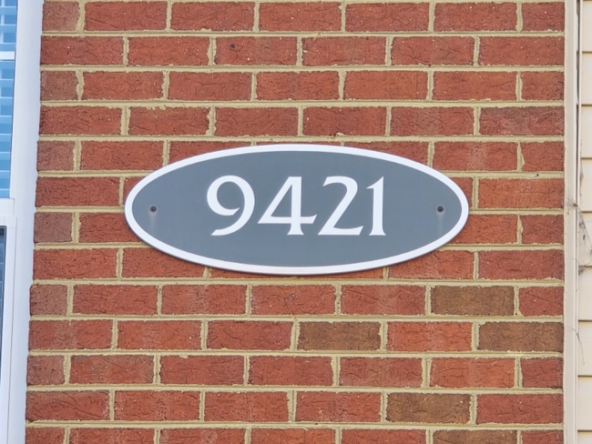 Foto del edificio - 9421 Links Ln