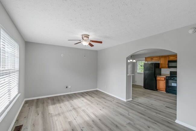 Building Photo - 207 Cobblestone Ct