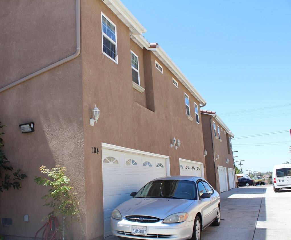 Foto del edificio - 3102 E 16th St