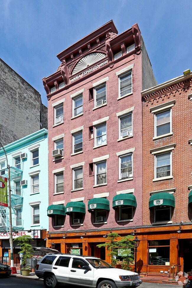 121 Mulberry Street Apartments New York, NY