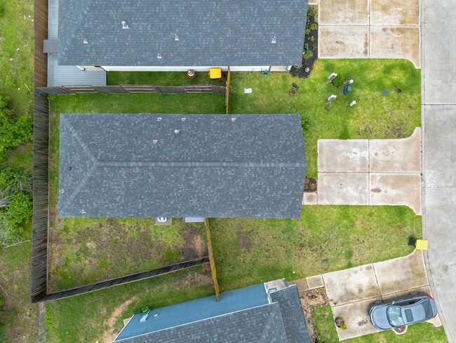 Foto del edificio - 17038 Marie Vlg Dr