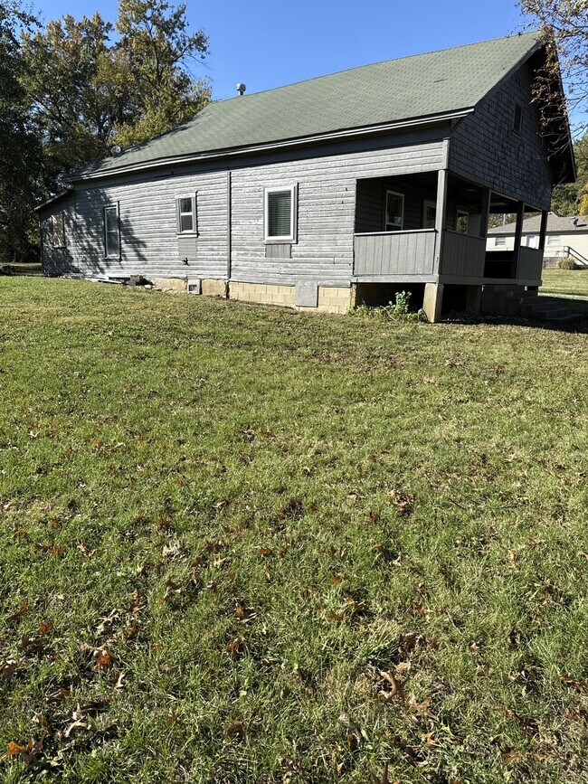 Foto del edificio - 836 E 10th St