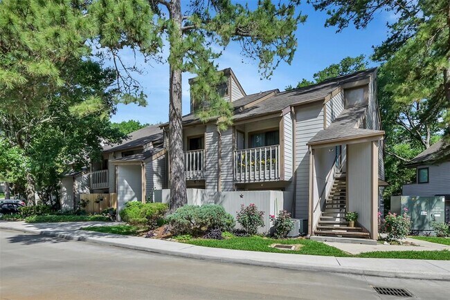 Building Photo - 3900 Aspen Dr