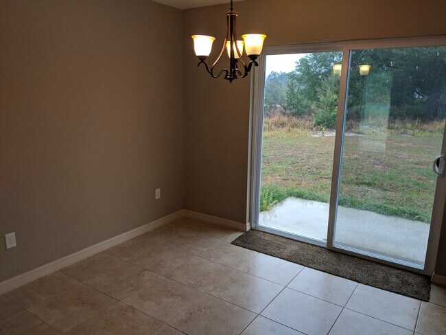 Building Photo - 3 Bedroom 2 Bath - Lake Weir Area