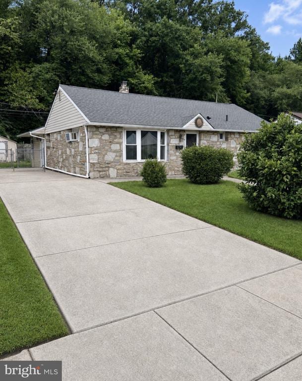 Building Photo - 2515 Woodlawn Dr
