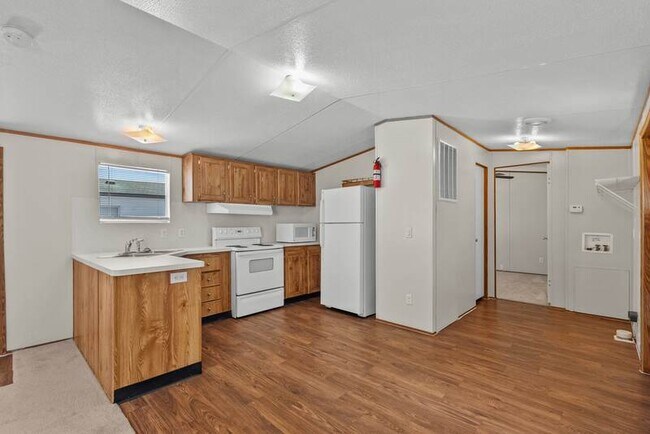 Building Photo - 2012 St Thomas