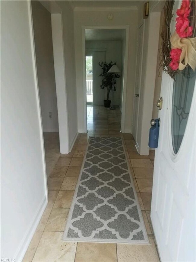 Foto del edificio - Remodeled 3BR Home in Indian Lakes - Granite Counter Tops and Stainless Steel Appliances