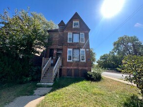 Building Photo - 2701 E 75th Pl