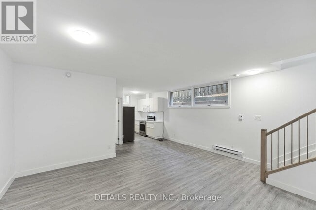 Photo du bâtiment - 828 Maplewood Ave