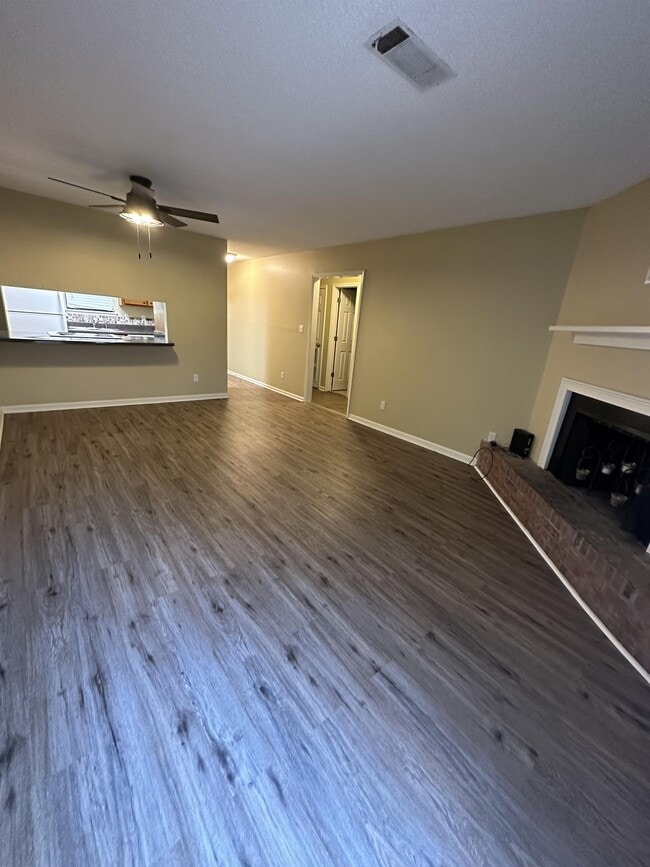 Building Photo - 108 Vivien Way