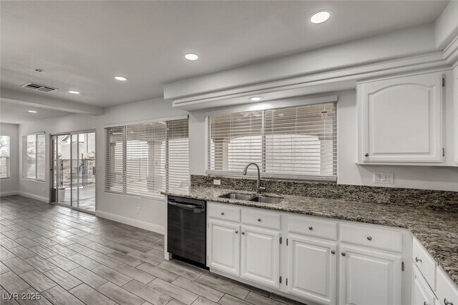 Building Photo - 1601 Vespertina Ct