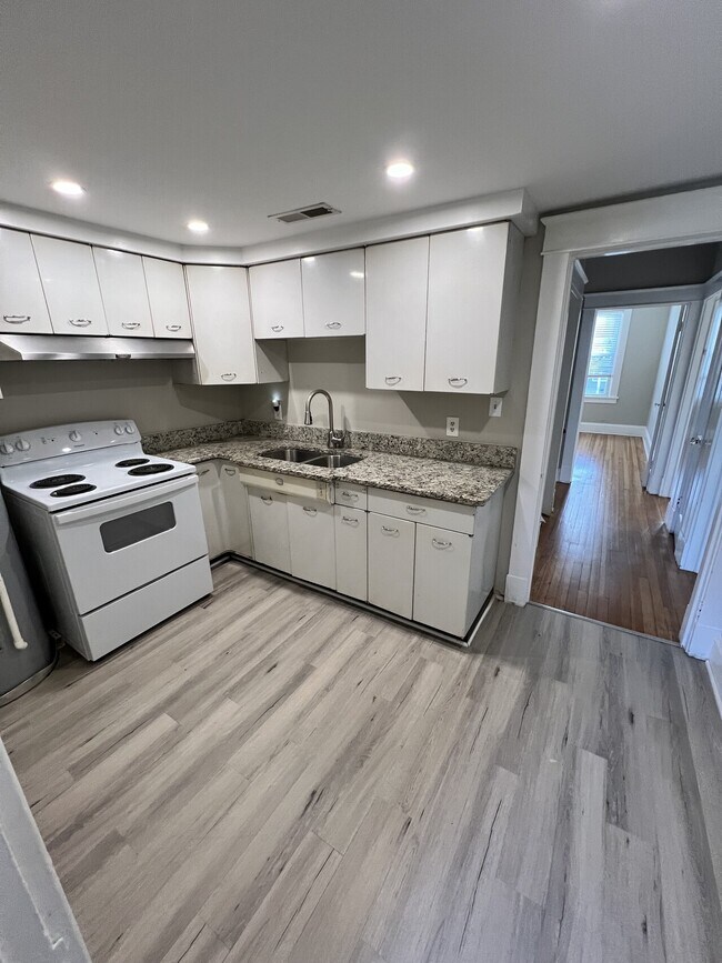Building Photo - 4812 Chamberlayne