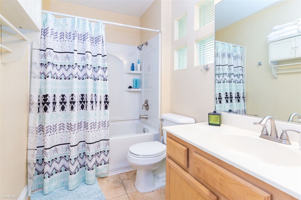 Primary Photo - 2 br, 2 bath Condo - 4850 Bella Pacific Row