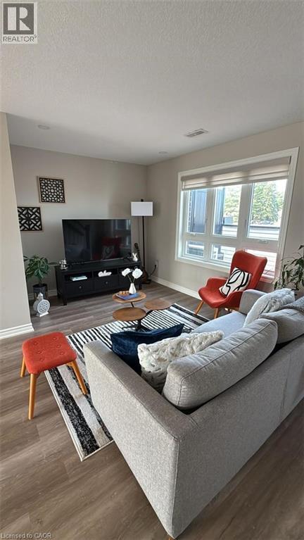 Photo du bâtiment - 261 Chapel Hill Dr