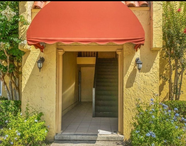 Entrance - 3929 Mission Dr