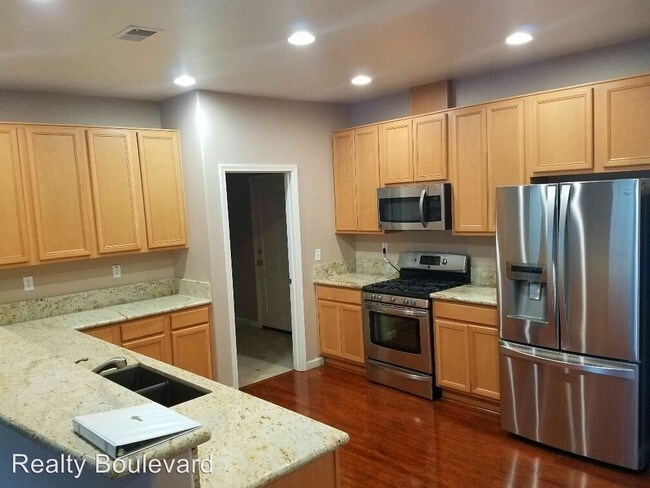 Building Photo - 4 br, 2 bath House - 10800 Dancing Aspen