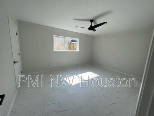 Building Photo - 2685 Gessner Rd