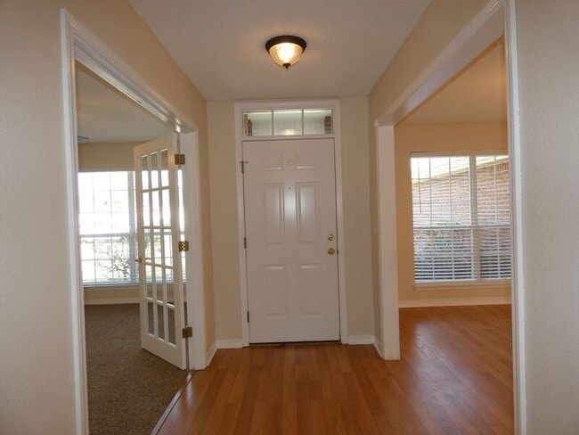 Building Photo - 4879 Spencer Oaks Blvd