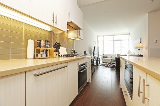 Building Photo - 29 Queens Quay E