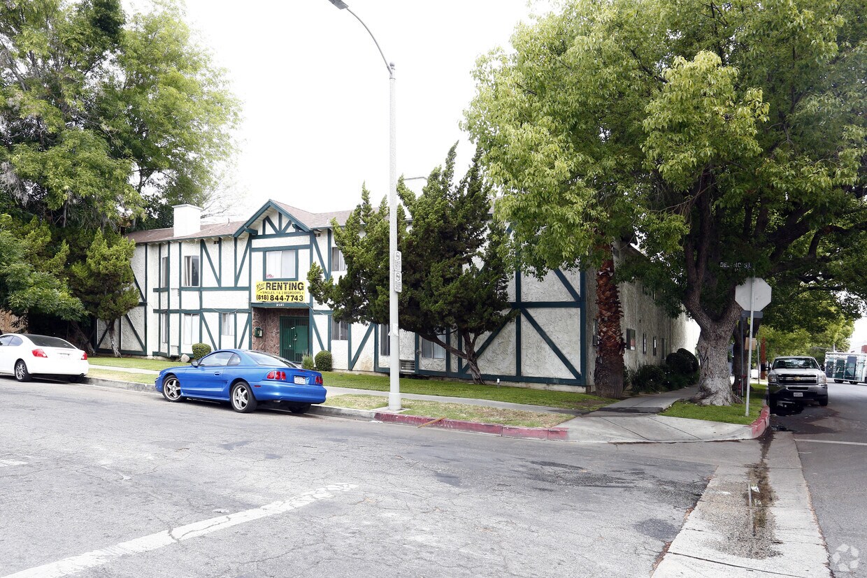 Primary Photo - 14603 Delano St