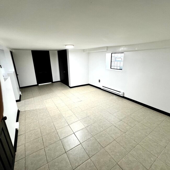 Foto del edificio - 2244 N Springfield Ave
