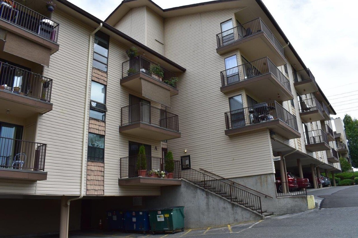 Primary Photo - Bitterlake Condo