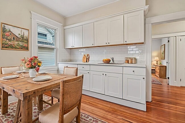 Building Photo - 1154 Anderson Ave