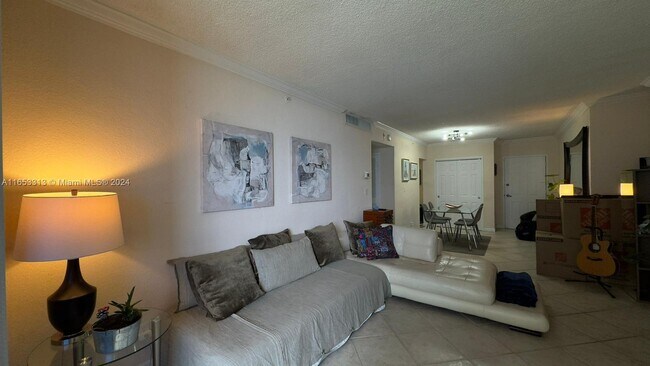 Building Photo - 2501 S Ocean Dr