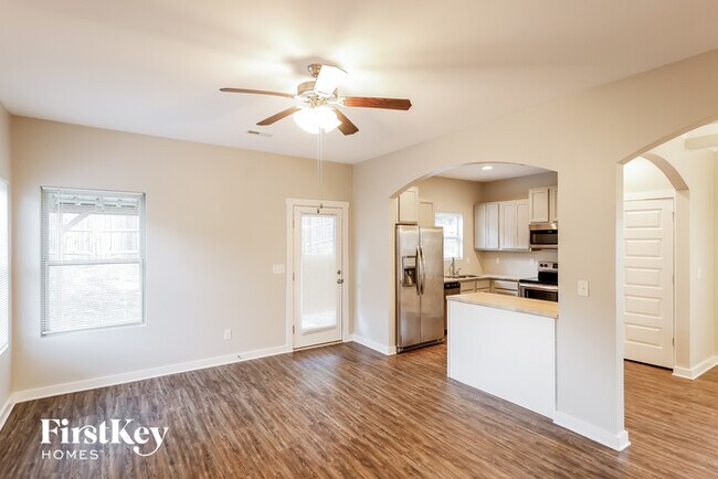Building Photo - 670 Briar Ridge Cir
