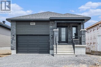 Building Photo - 1226 Montblanc Cres