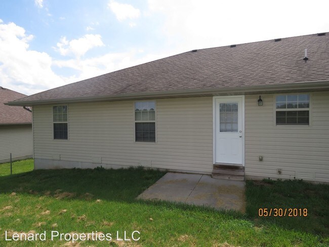 Building Photo - 1105 N 26th St
