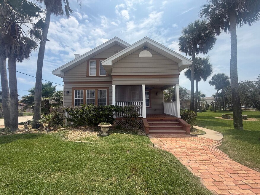 Beautifully updated 3 bedroom 3 bathroom home