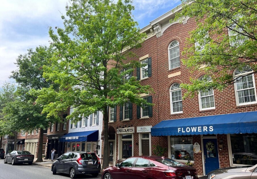 332 Main St Unit 300, Gaithersburg, MD 20878 Condo for Rent in