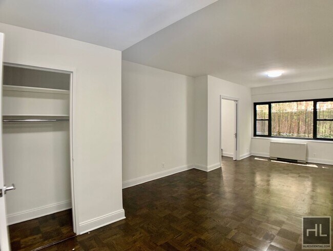 Building Photo - EAST 56 STREET