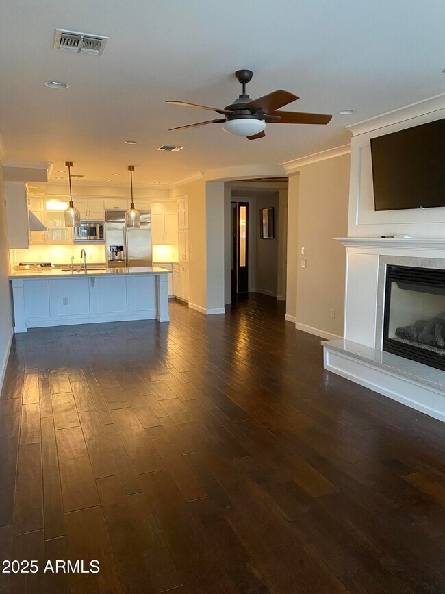 Foto del edificio - 4909 N Woodmere Fairway