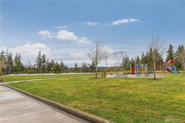 Foto del edificio - 2436 NE Park Dr