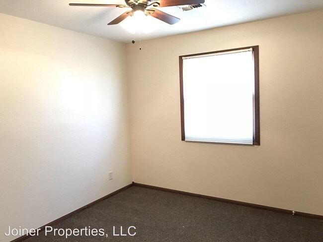 Building Photo - 5840 Cherry Pl