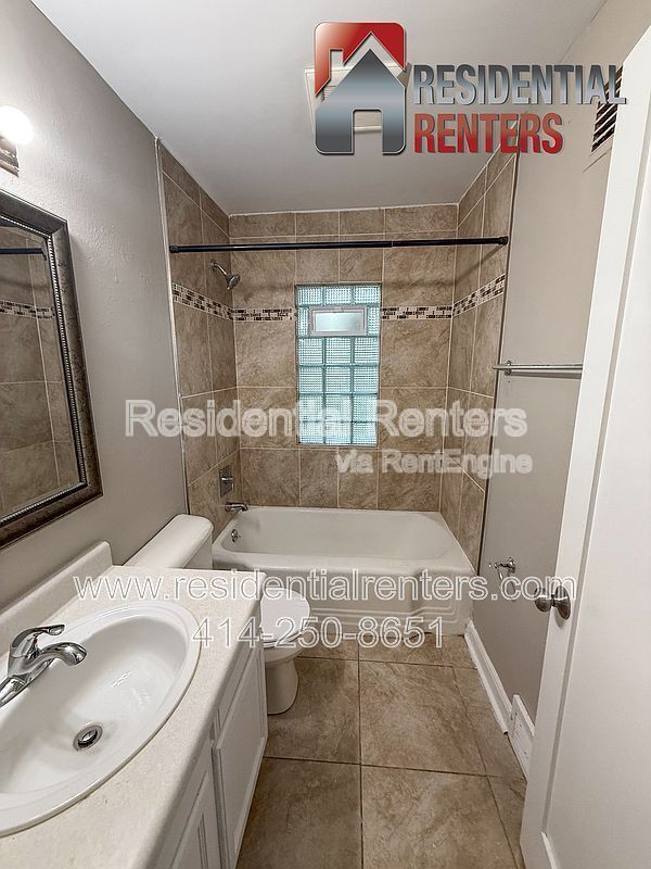 Foto del edificio - 5163 N 58th St
