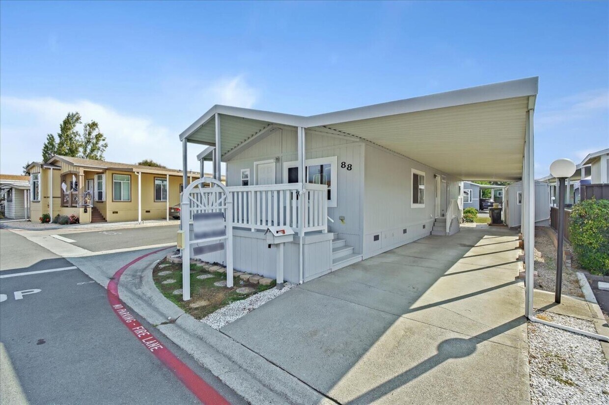 Primary Photo - 1220 Tasman Dr