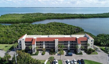 Building Photo - 4540 Gulf of Mexico Dr