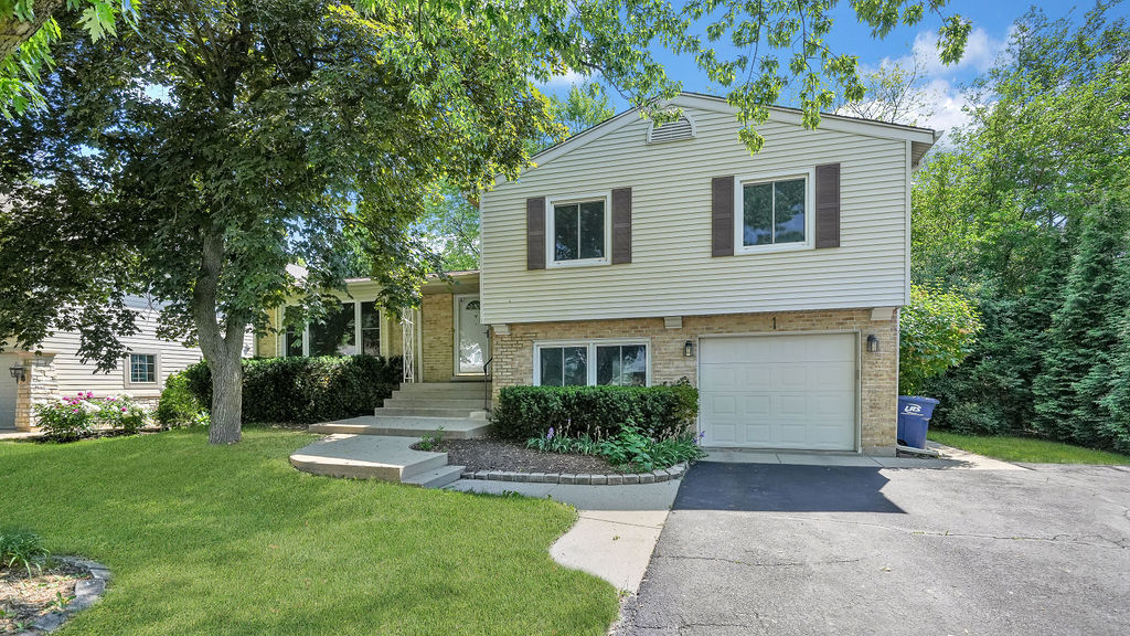 Primary Photo - 1 Forestway Dr